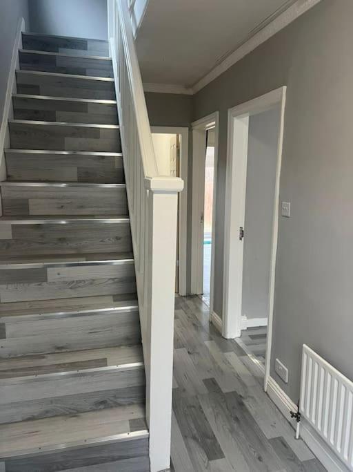 Affordable 3 Bedroom House, Sleeps 7, Ng8 Wollaton * Nottingham