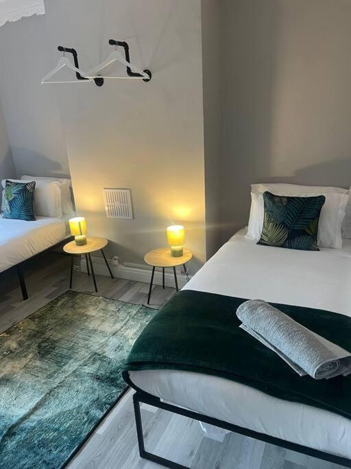 Apartment Affordable 3 Bedroom House, Sleeps 7, Ng8 Wollaton *