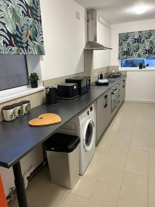 Affordable 3 Bedroom House, Sleeps 7, Ng8 Wollaton * Nottingham